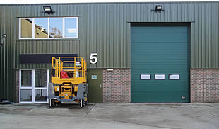 Unit 5, Hornet Business Park - warehouse TO LET